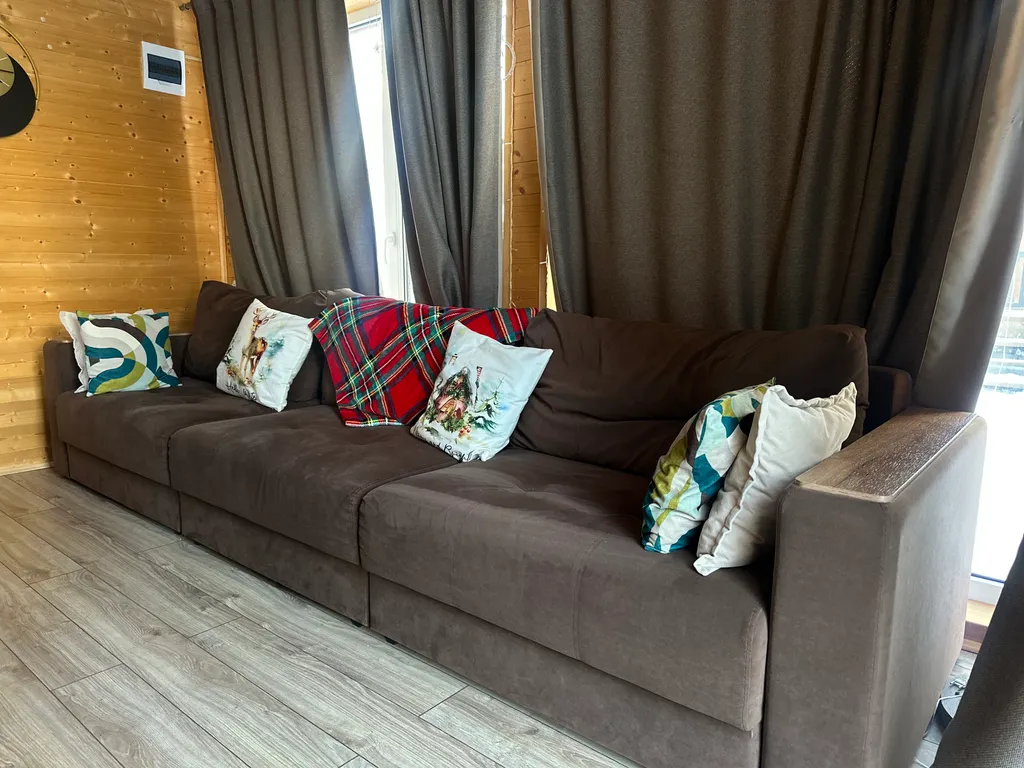 Шале 2 с видом на горы и лес