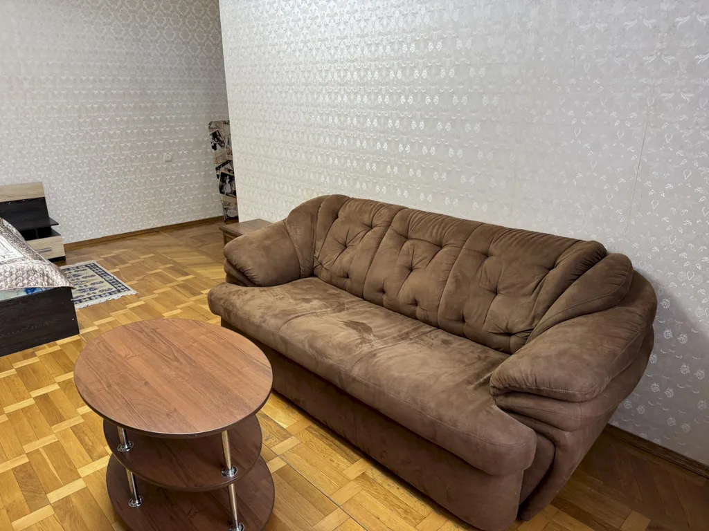 Квартира Четырёхкомнатная квартира в центре с балконом – 7 минут до моря — Геленджик