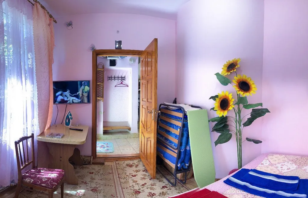 Зеленый дворик в центре города