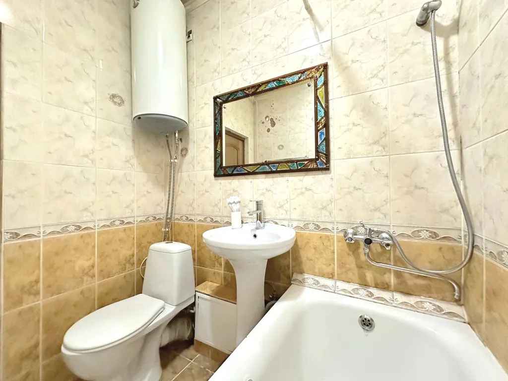 2-комнатная квартира в центре на Кирова рядом со стадионом Химик