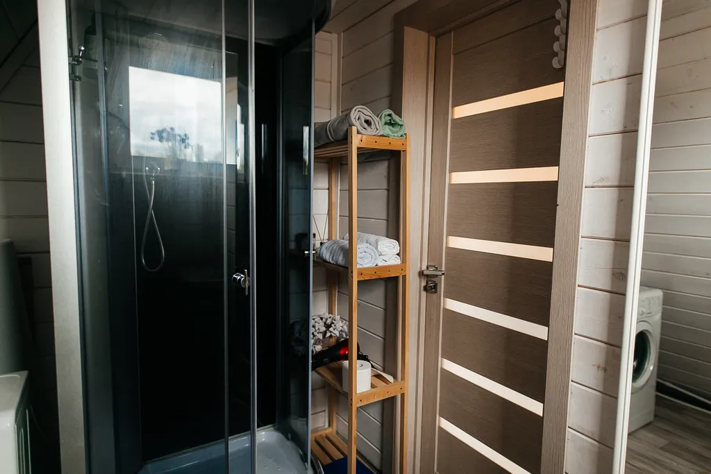 Треугольный дом