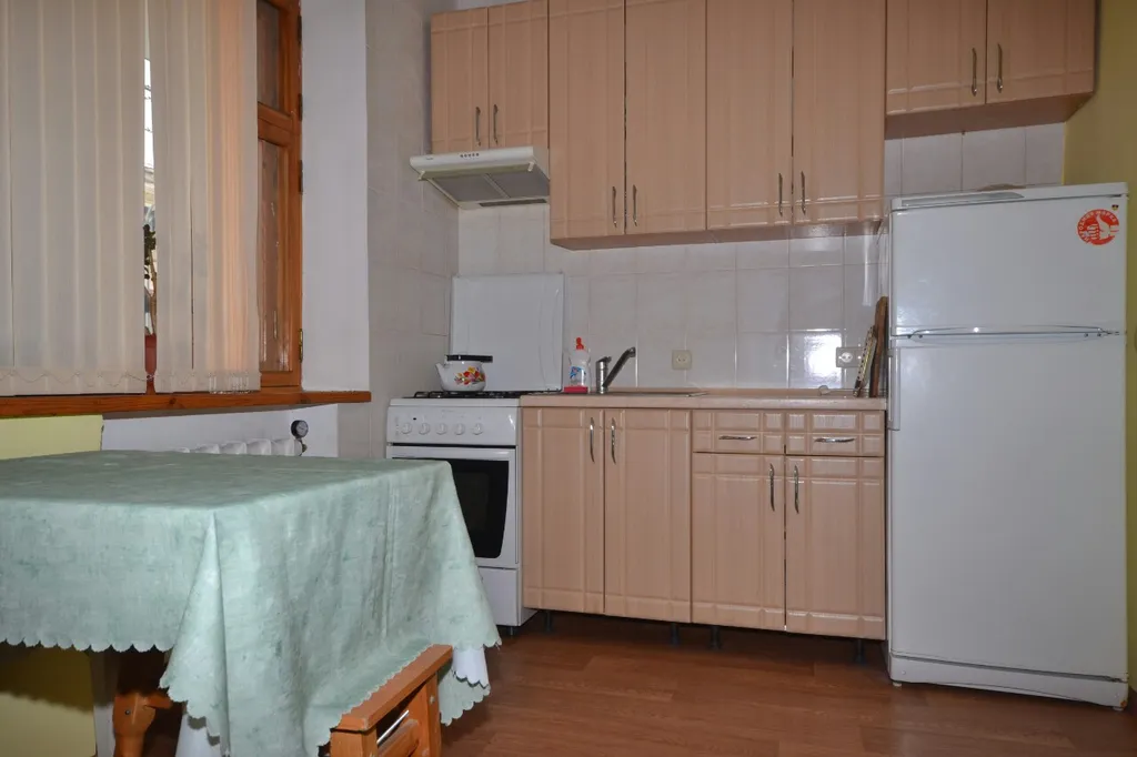 Уютный домик в тихом дворе в курортном центре города