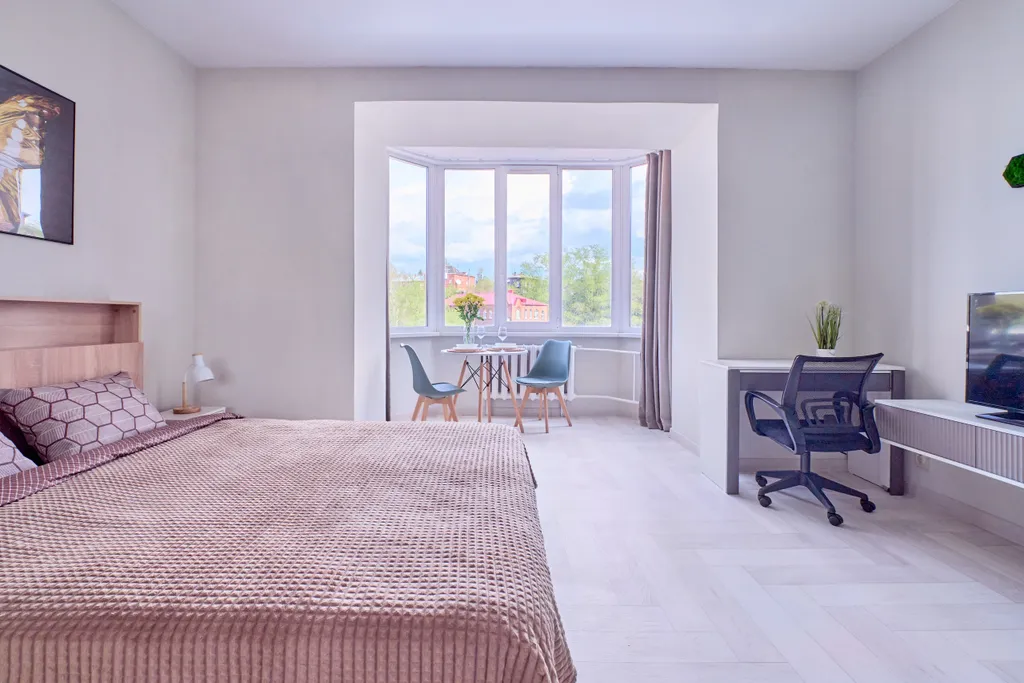 Студия на Розы Люксембург, 19  (дом без лифта)