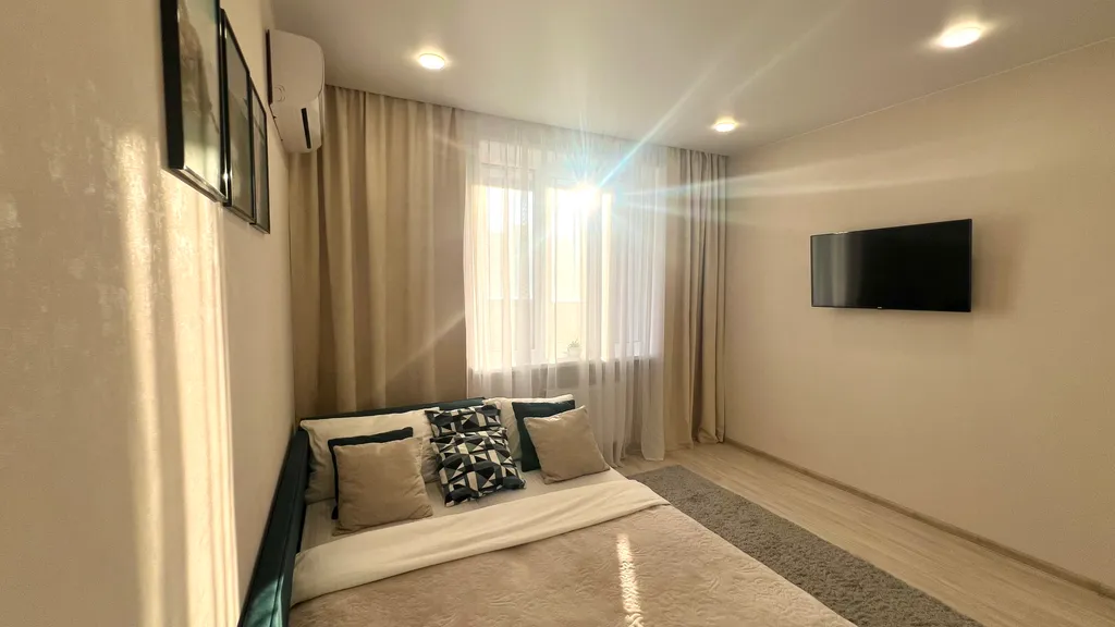 Красотка Кристина на Броско командированным и туристам города