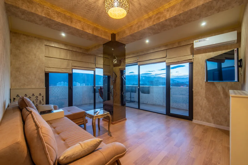 Уютная сказочная квартира с видом на город