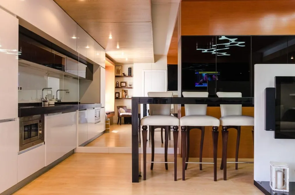 Стильные трёхкомнатные апартаменты с потрясающим видом на горы