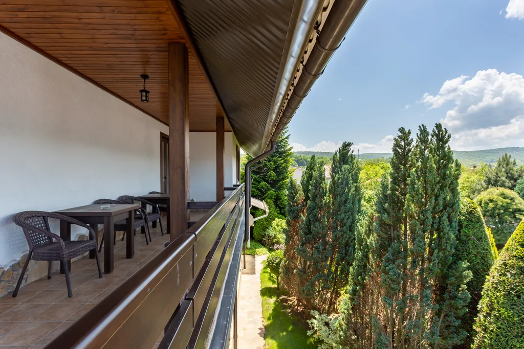 Дом с бассейном и баней для уединенного отдыха