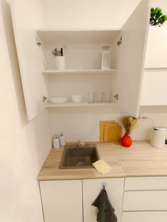 Светлая минималистичная студия в новом уютном районе ЮГ- 2