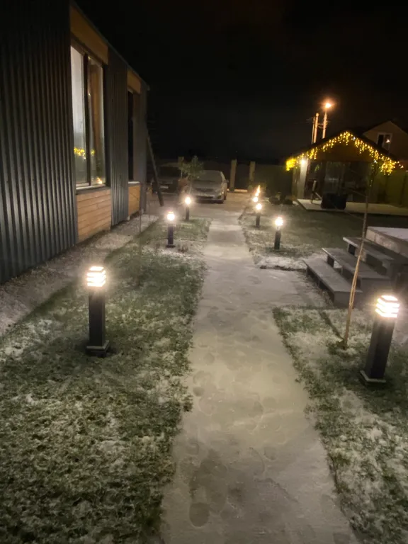 Современный барнхаус у леса рядом с городом