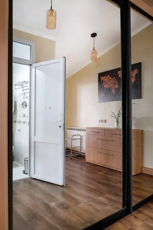 Квартира c Двумя Раздельными Спальнями и Балконом