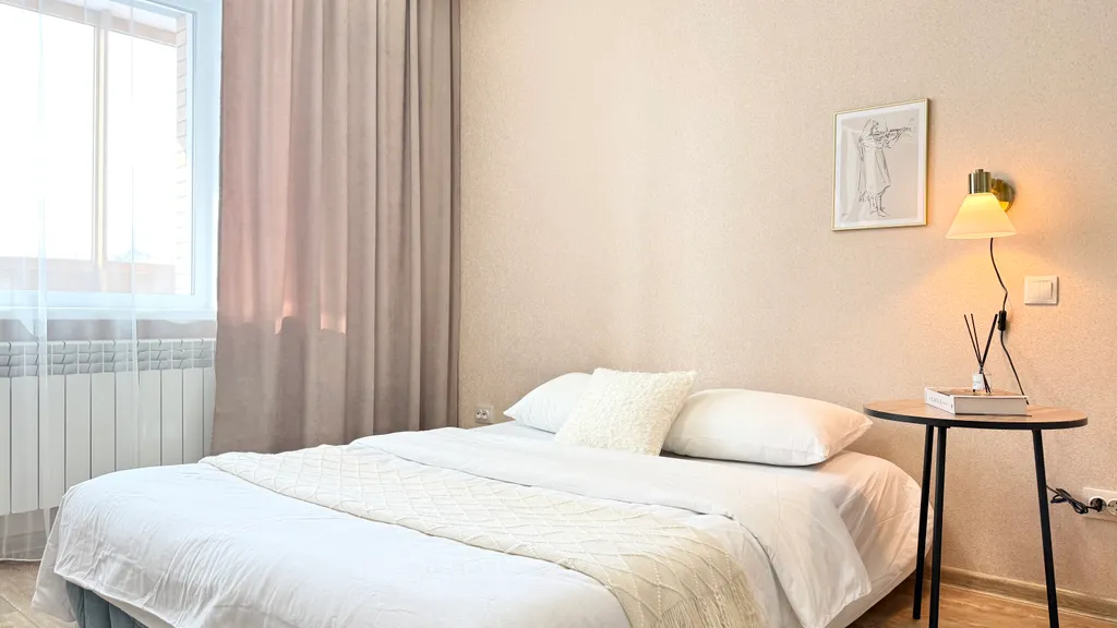 Квартира Hugge Place |Уютная студия на 1 этаже у Автовокзала с самозаселением — аренда посуточно в Новосибирск