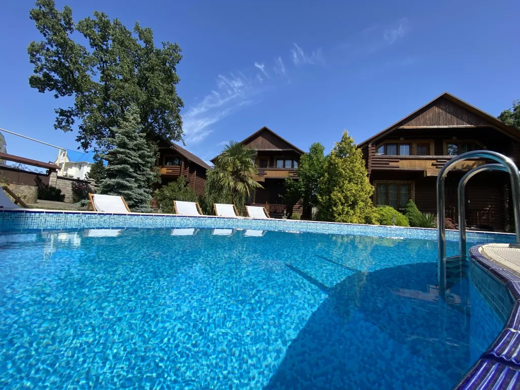 Коттедж Сруб в Ялте c бассейном и сауной — аренда посуточно в Отрадное