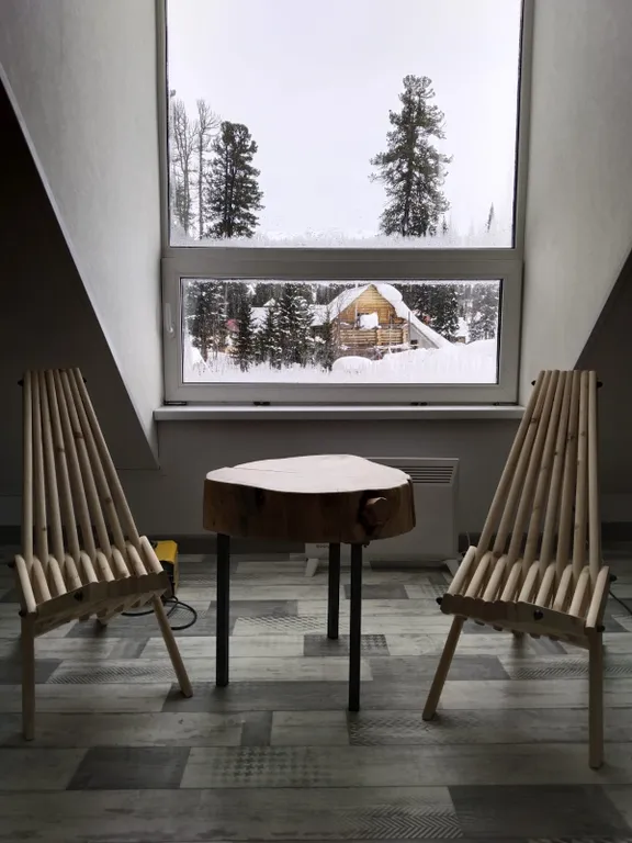 Уютный дом с панорамными окнами в пол