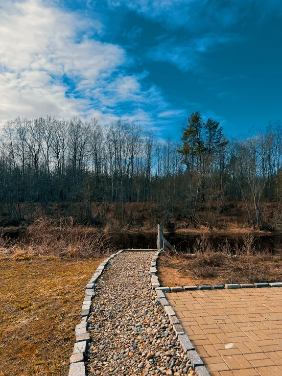 Коттедж Треугольный коттедж на берегу реки Лава — Ручьи