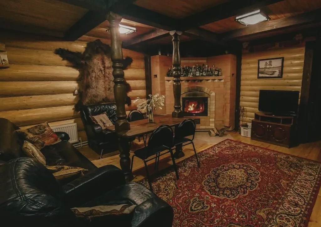 Бревенчатый коттедж на озере Селигер