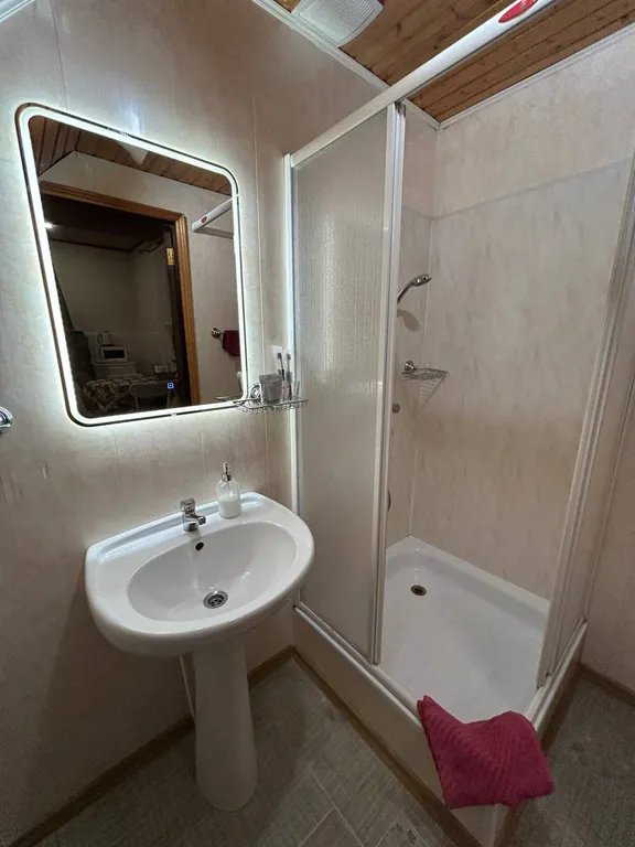 Двухэтажный дуплекс с камином и русской баней