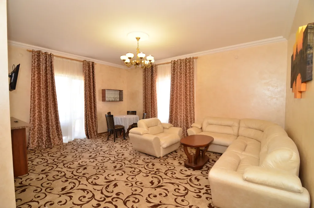 Квартира Четырехместный номер категории Люкс с террасой — аренда посуточно в Севастополь