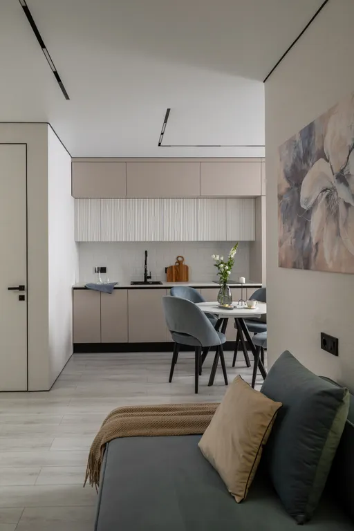 White line 26 — светлая дизайнерская квартира возле парка