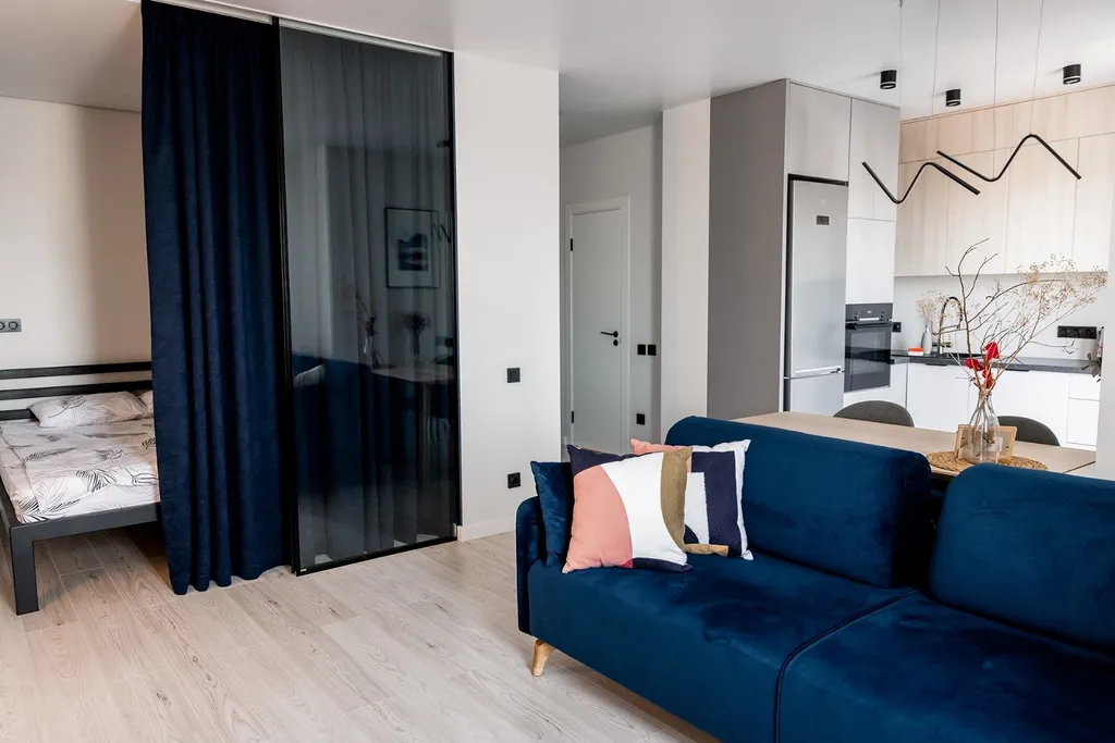 Квартира студия с видом на город.