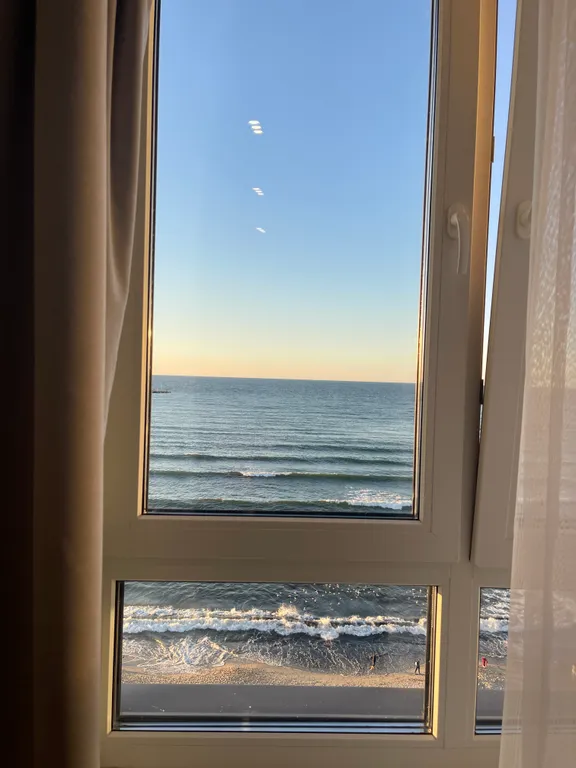 2-х комнатный апартамент с прямым видом на море