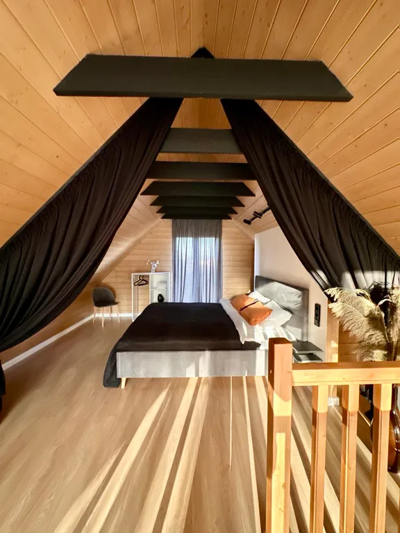 Новый панорамный барнхаус с сауной на лесном участке