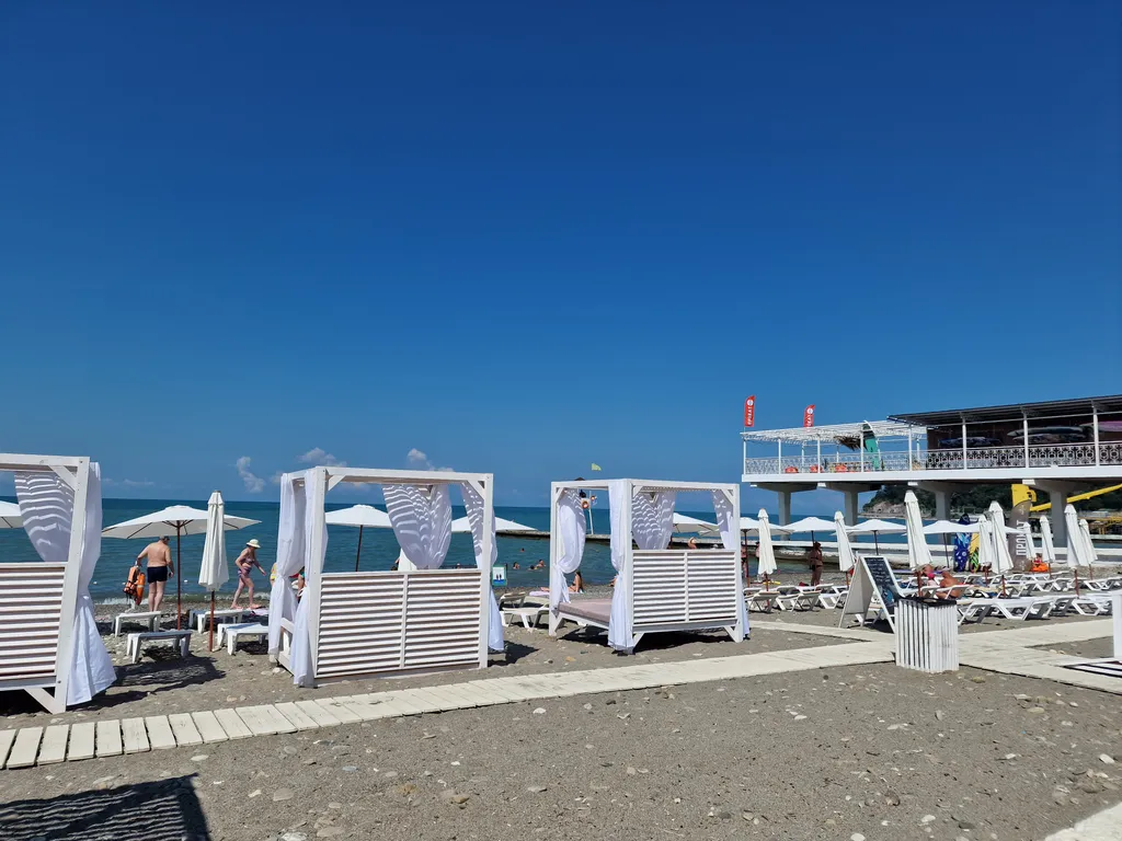 Квартира 3-х комнатные апартаменты 80м2 на набережной — аренда посуточно в Хоста