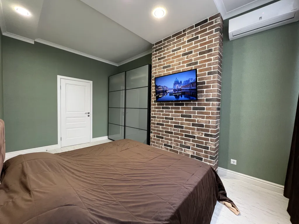 Большая квартира с 2 балконами