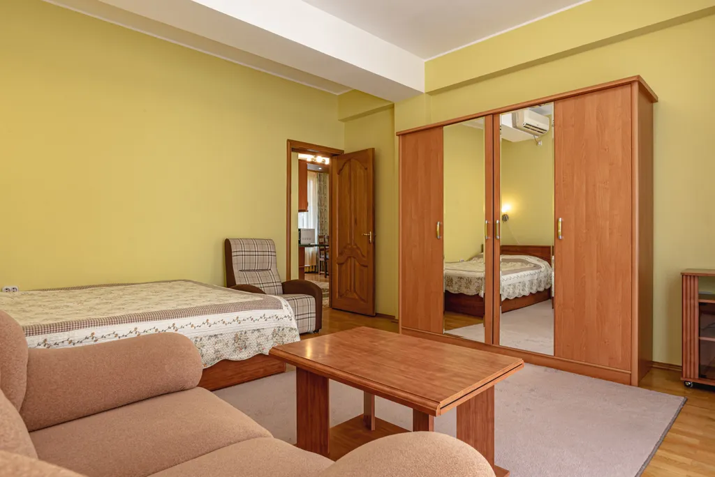 Уютные Апартаменты в центре города с 3-балконами