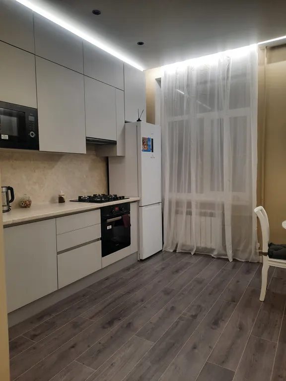 Sutki Rent у моста Александра Невского