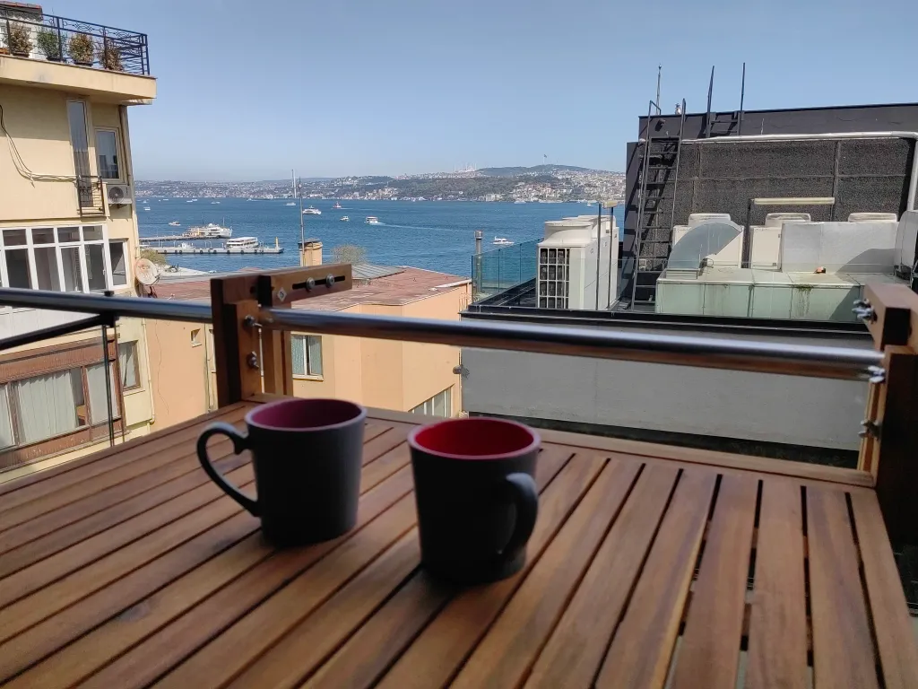 İstanbul boğaz manzaralı teraslı stüdyo daire