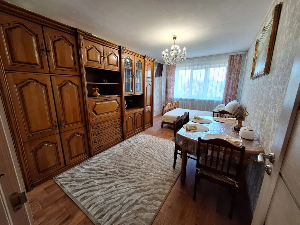 Уютная квартира в центре посёлка — аренда посуточно в Луга