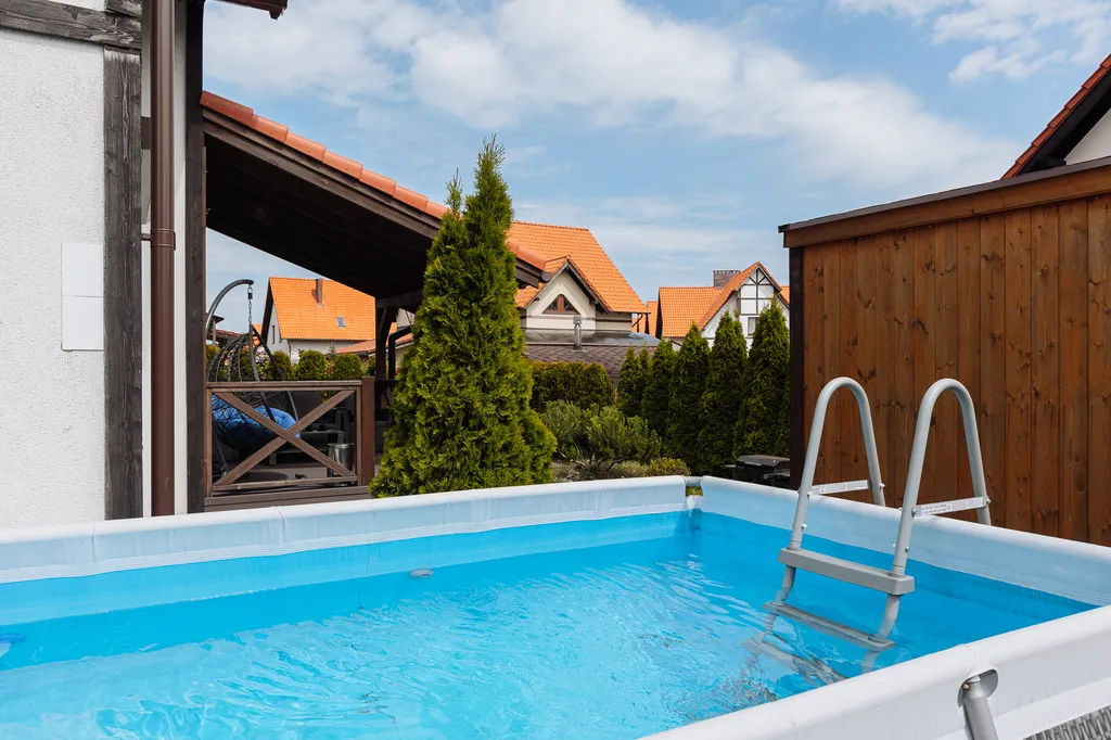 Таунхаус с бассейном у моря