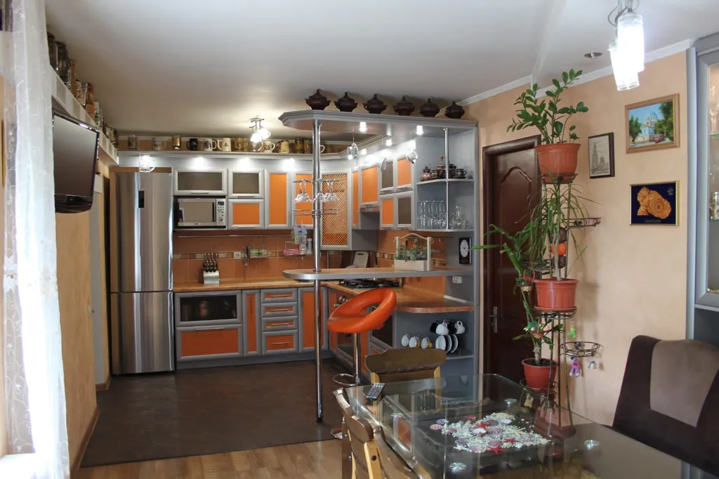 Частный дом с отдельным  двором