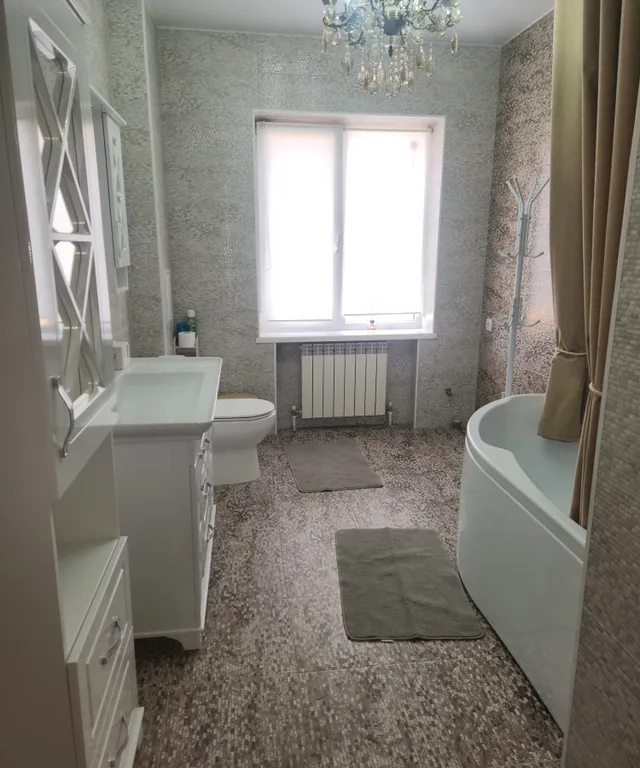 Большой дом с видом на гору