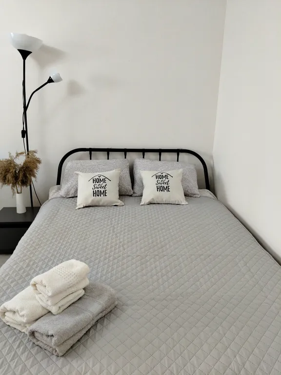 Квартира со свежим ремонтом в новом доме с лифтом