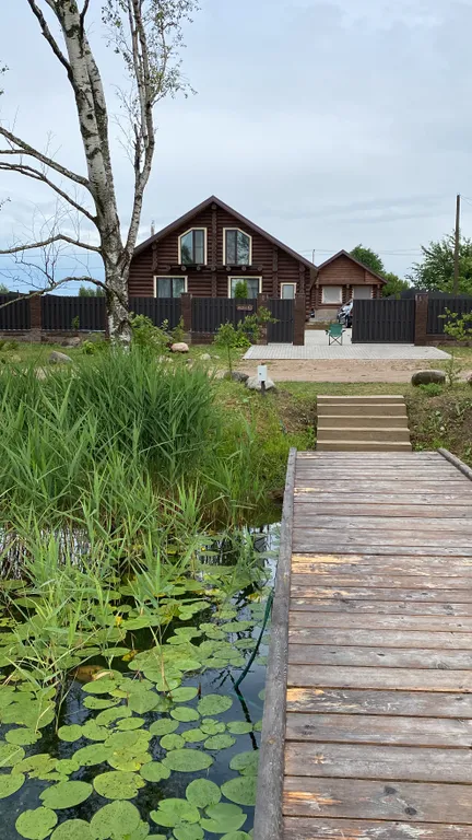 Деревянный комфортабельный дом на берегу озера