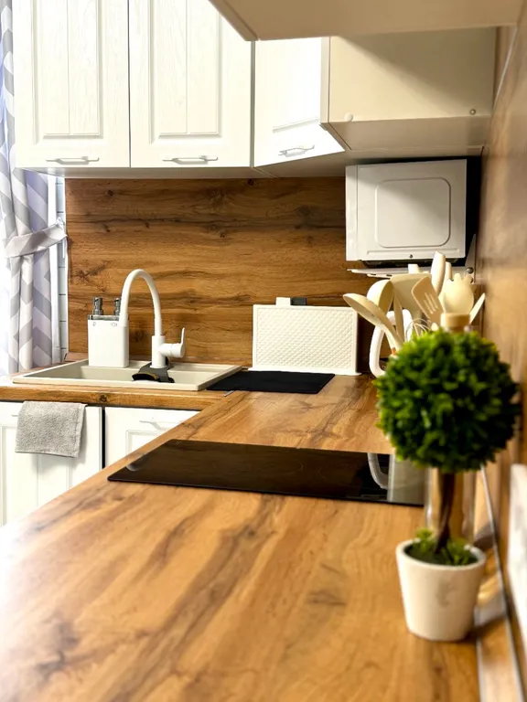 Дом-баня с большой верандой и массажной кроватью