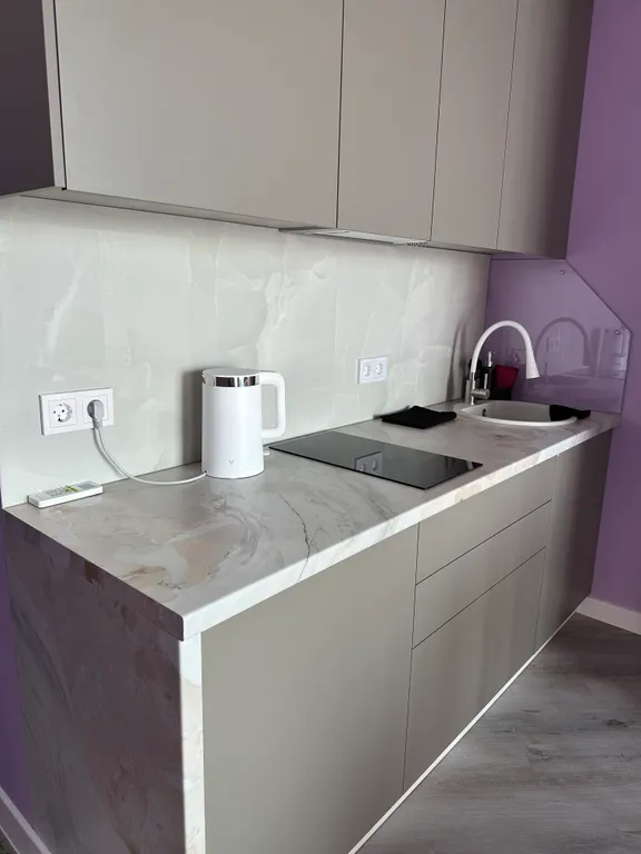 Новые апартаменты, класса комфорт, в центре, с видом на море