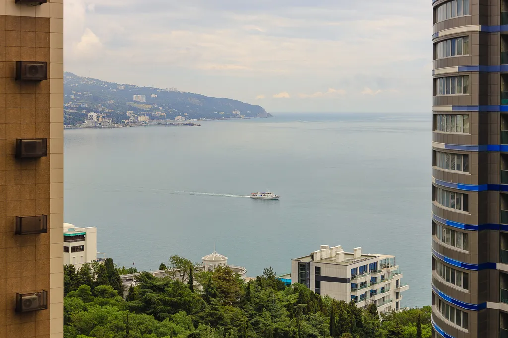 Двухкомнатная квартира с видом на море в Приморском Парке