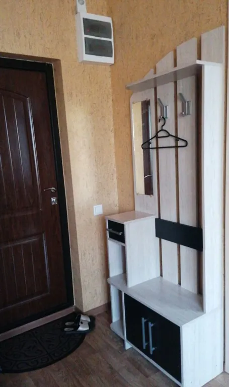 Современная квартира с панорамным балконом у стадиона