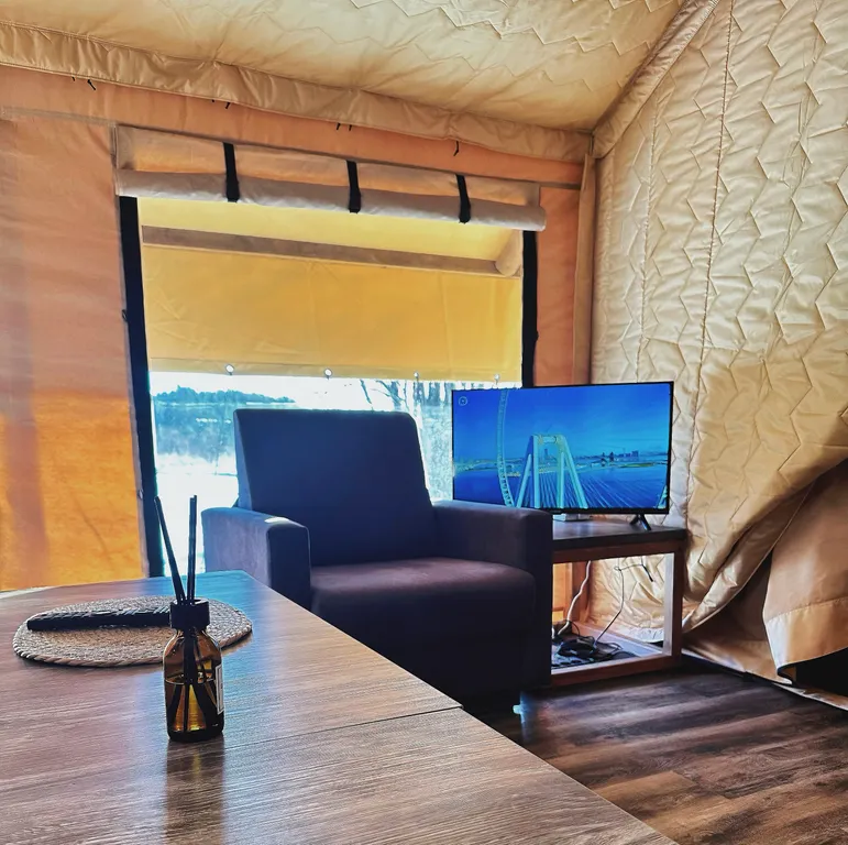 Домик-шатер