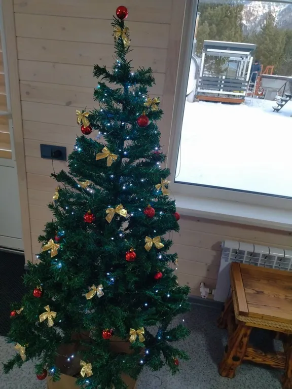 Уютный новый домик с видом на горы