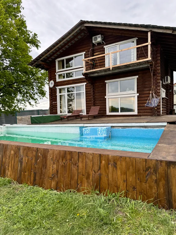 Срубовой дом с большим бассейном и шикарным видом на Жигулевские горы