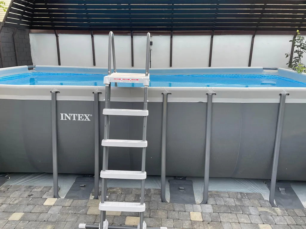 Дом в центре с бассейном и своя территория без посторонних