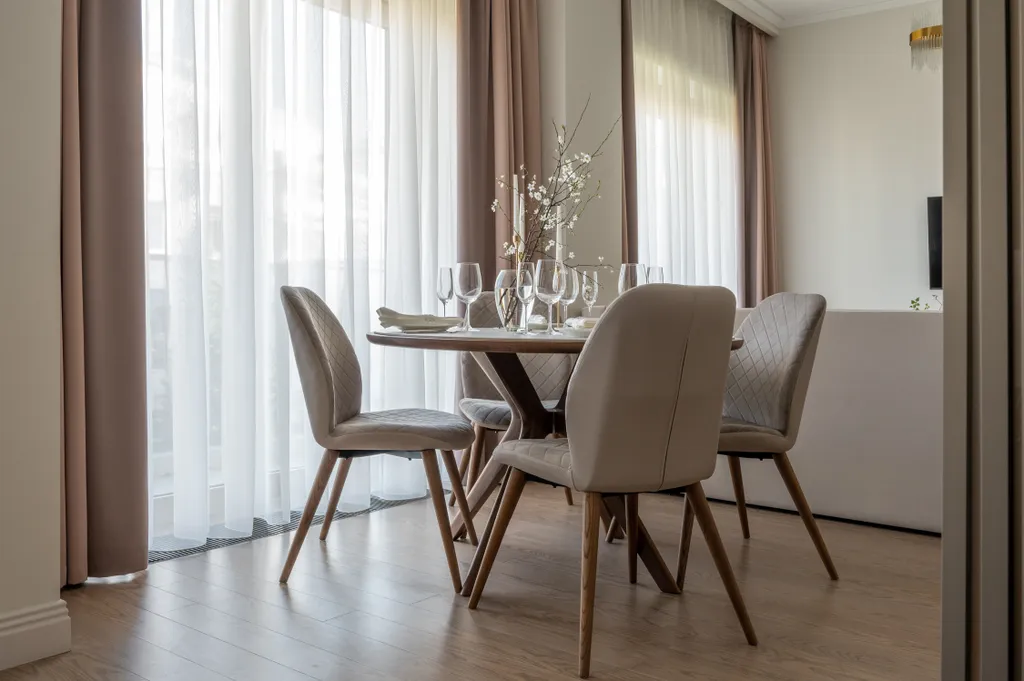 Апартамент люкс с балконом Королевский Вид