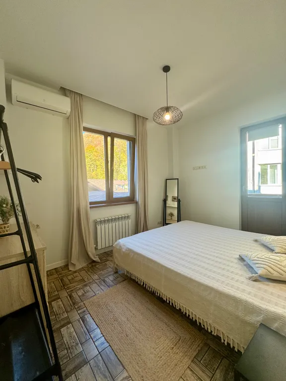 Просторные апартаменты с 2 спальнями в центре