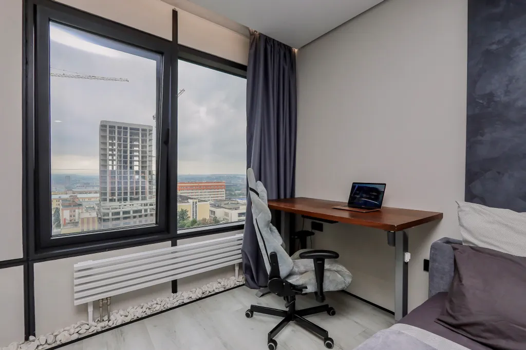 Студия-люкс с великолeпным видом нa гоpод и наберeжную