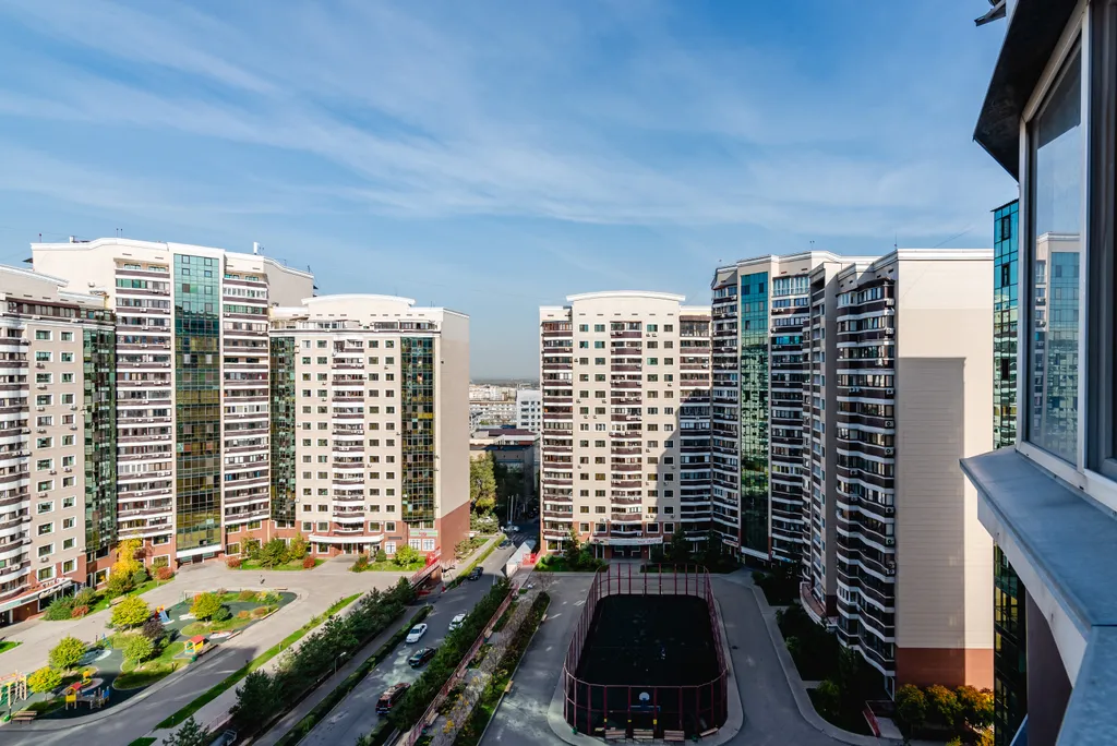 Апартаменты Aray в центре города и с видом на горы