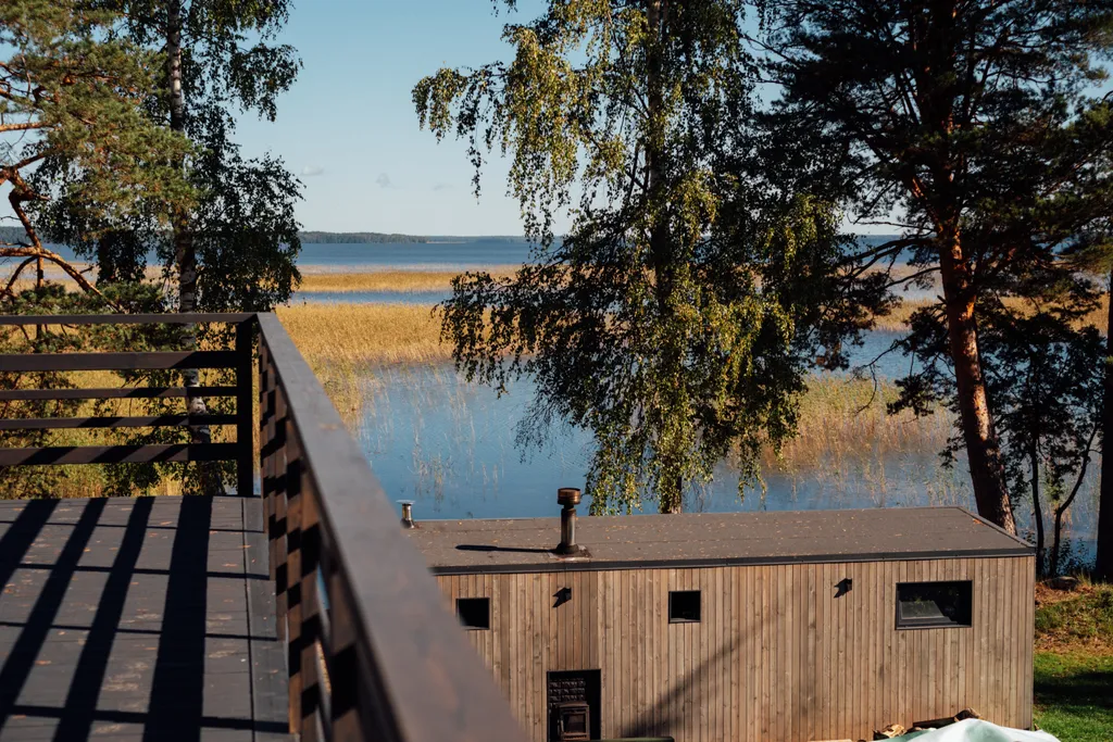 Коттедж Уютный домик с видом на озеро — Плодовое