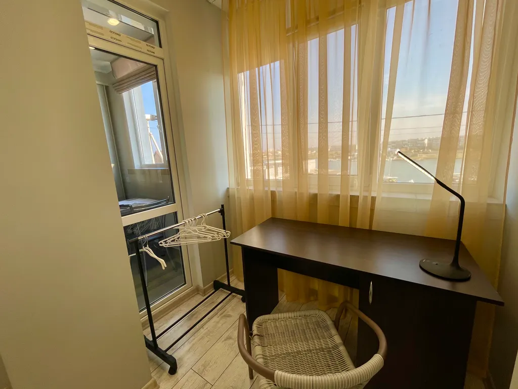 Квартира Квартира у моря, окна и балкон с видом на море и яхт-клуб — Севастополь